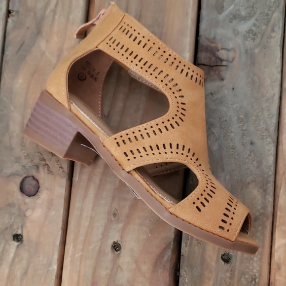 Camel Girls peep toe booties with tiny heel - Picture 8 of 8